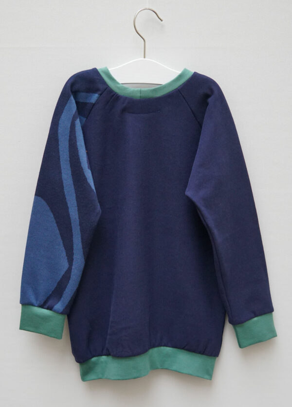 Sweatshirt für Kinder mit Jacquard Ärmel in blau